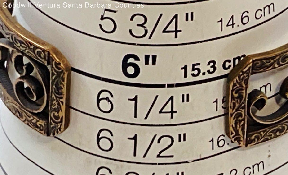 Cuff on ruler showing length fitting 6"