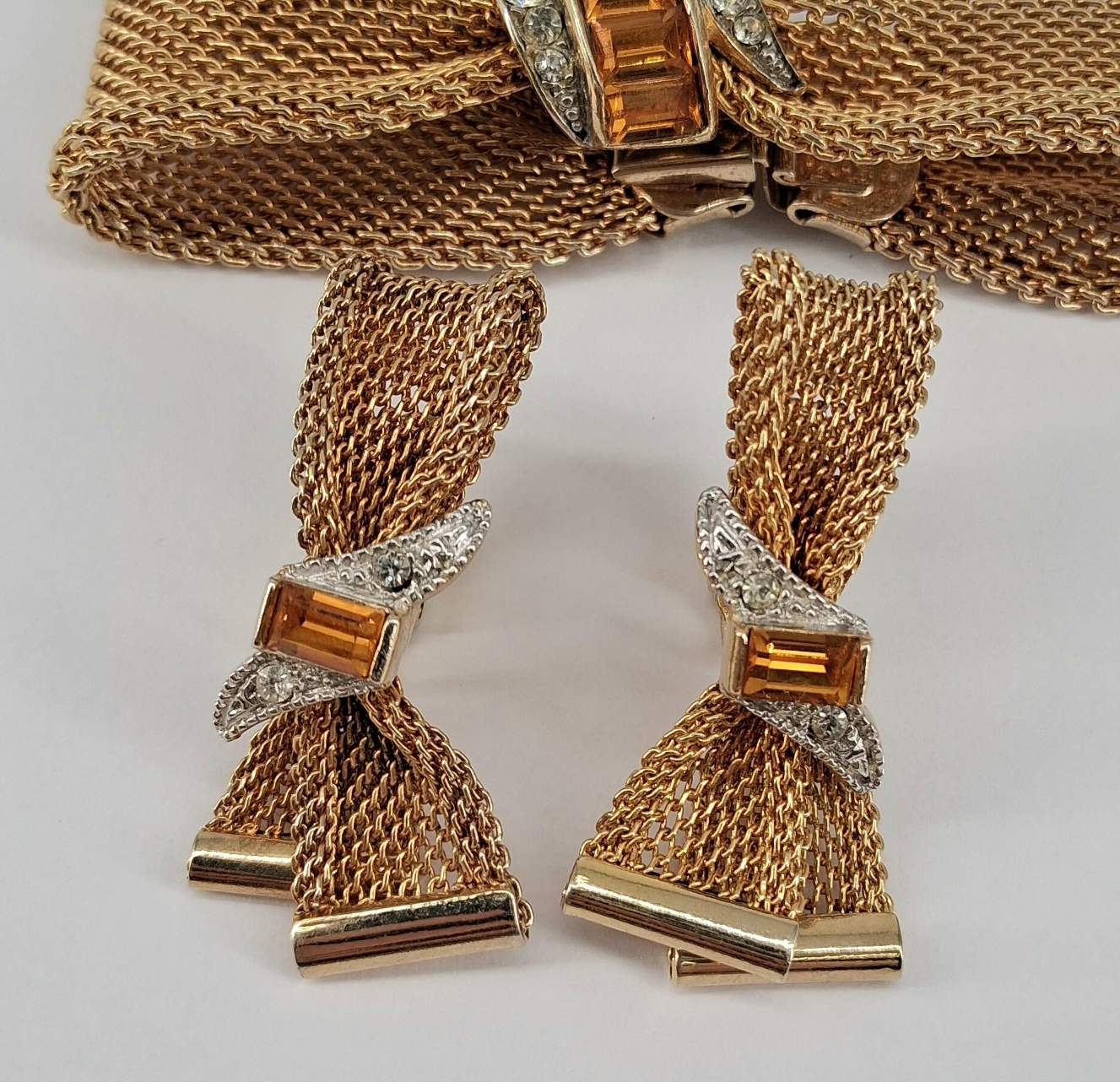 Gold bow clip-on earrings